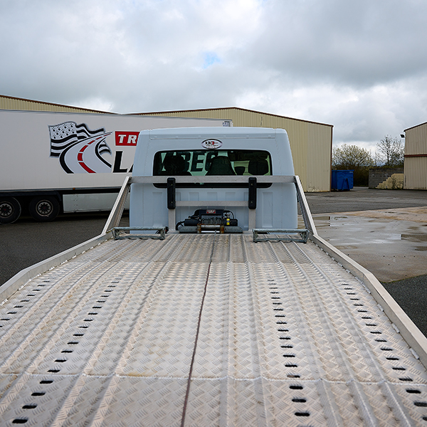 NJN location de camion porte voiture en Bretagne